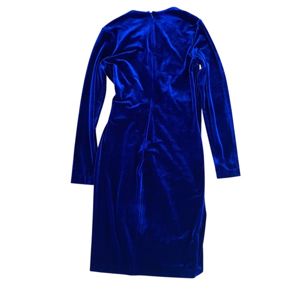 Elegant Blue Velvet Dress - Picture 2 of 3